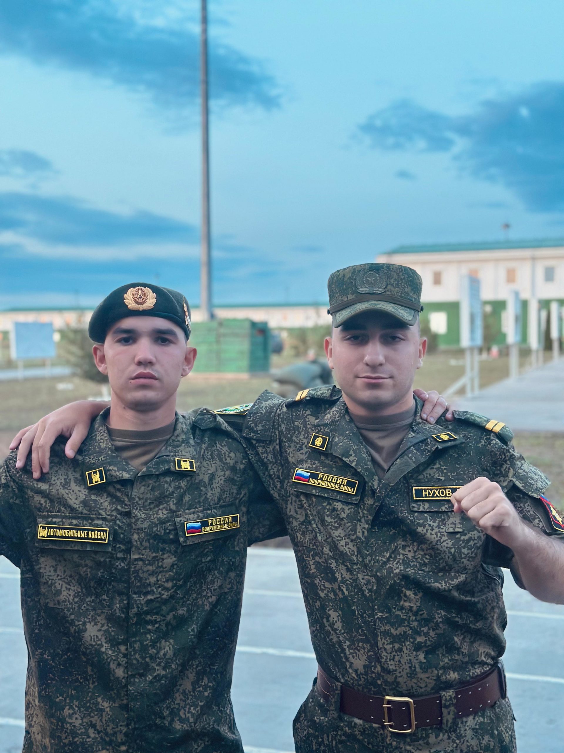 Вернулся солдат домой